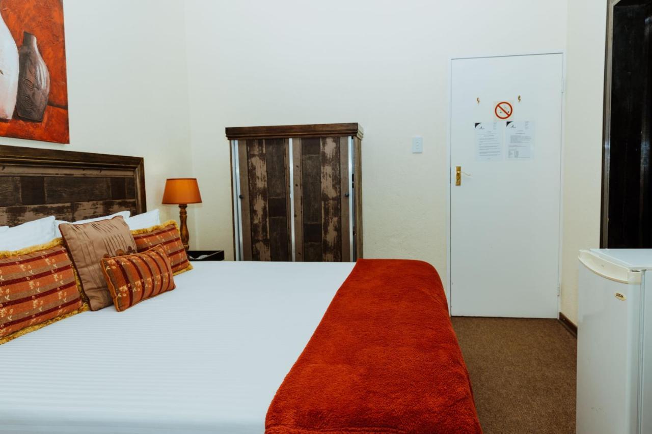 Boubou Bed And Breakfast Rustenburg Exterior photo